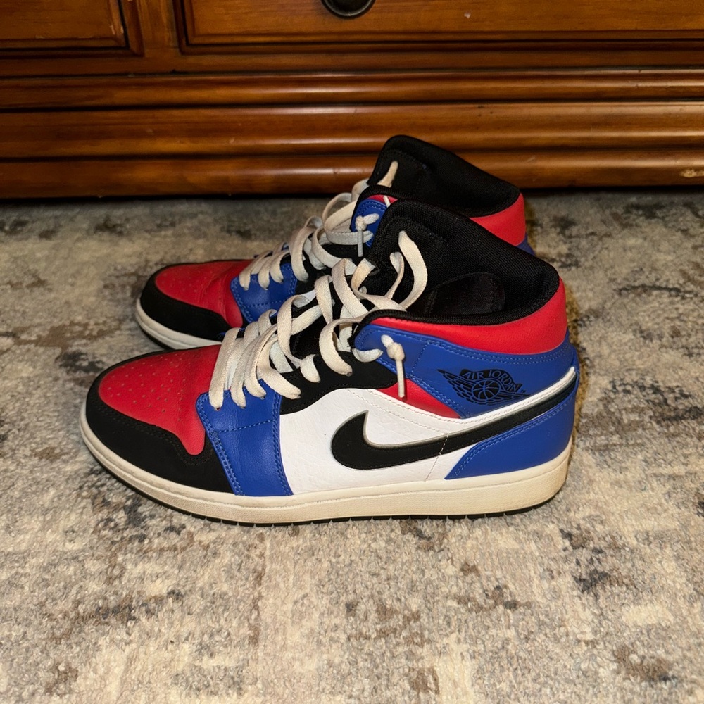 Air Jordan 1 Retro Mid ‘Top 3’